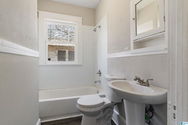 808 11TH AVENUE, Midfield, AL 35228