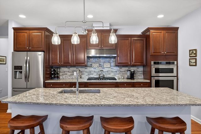 26 Kensington, Plymouth, MA 02360