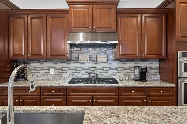 26 Kensington, Plymouth, MA 02360