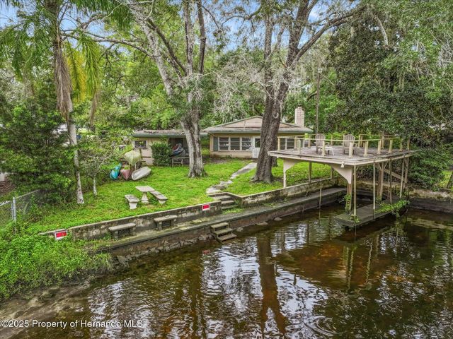 6100 Waverly Road, Weeki Wachee, FL 34607