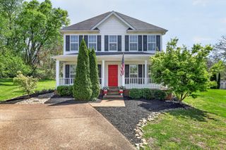 1329 Branchside Ct, Thompsons Station, TN 37179