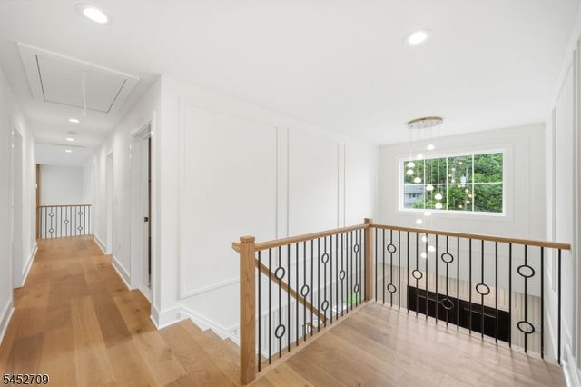 4 Dorrien Rd, Livingston Twp., NJ 07039