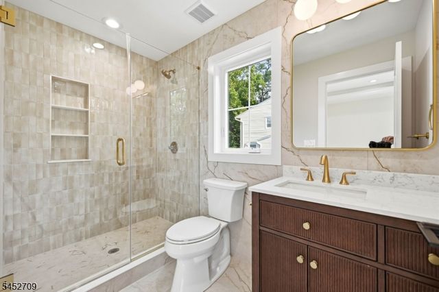 4 Dorrien Rd, Livingston Twp., NJ 07039