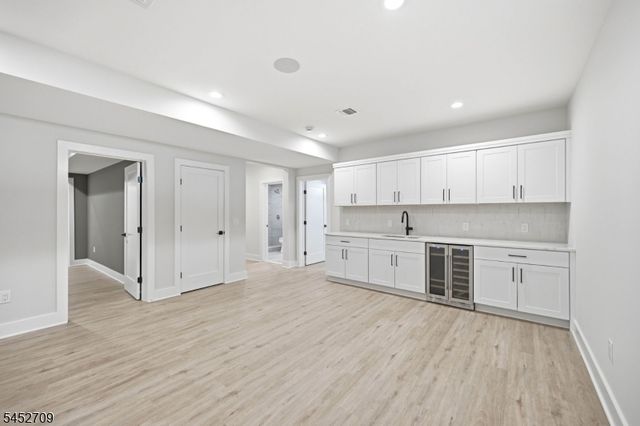 4 Dorrien Rd, Livingston Twp., NJ 07039