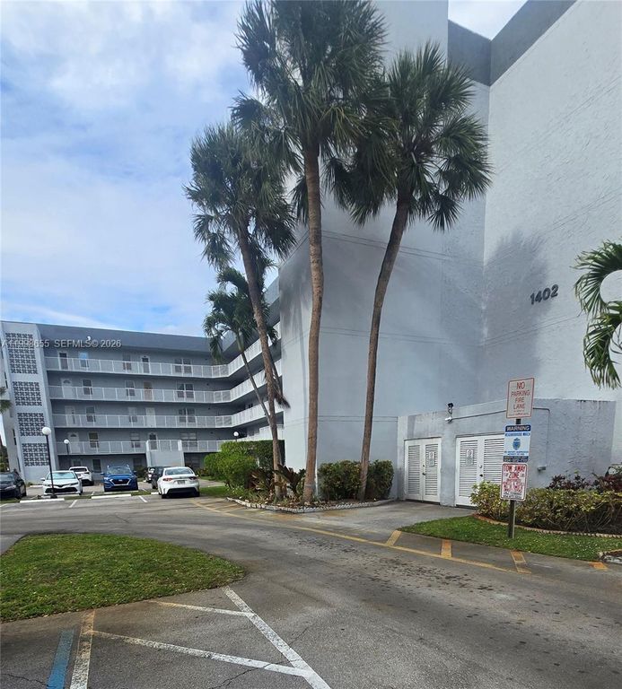 1402 NW 80th Avenue 205, Margate, FL 33063