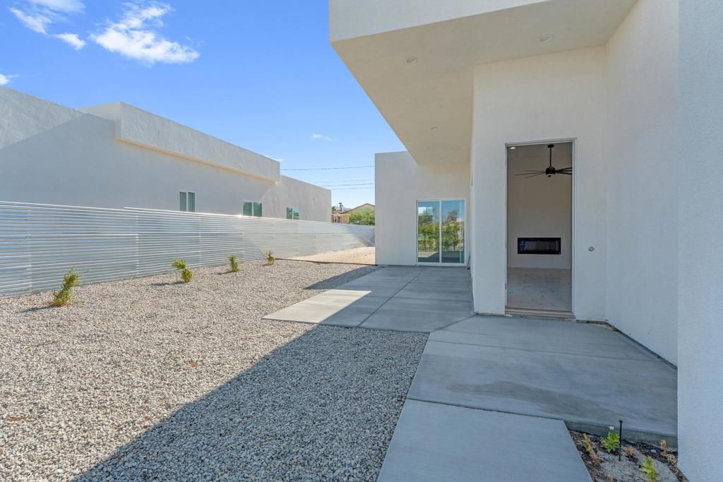 Image 4 of property listing at 15480 Avenida Rambla, Desert Hot Springs, CA 92240