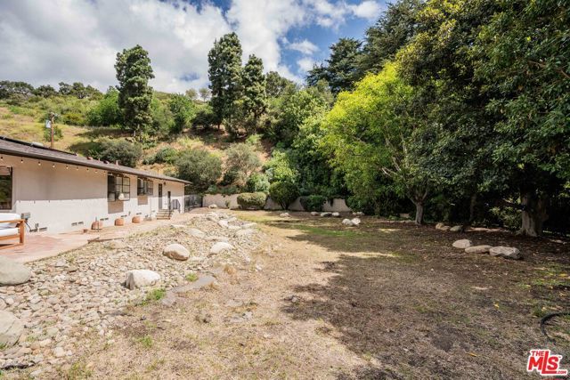 1250 N Norman Place, Los Angeles, CA 90049