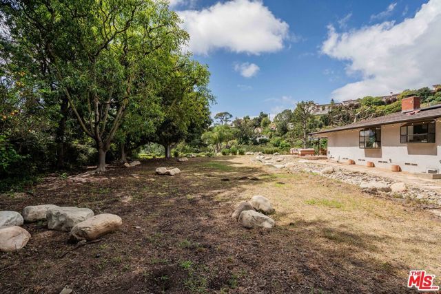 1250 N Norman Place, Los Angeles, CA 90049