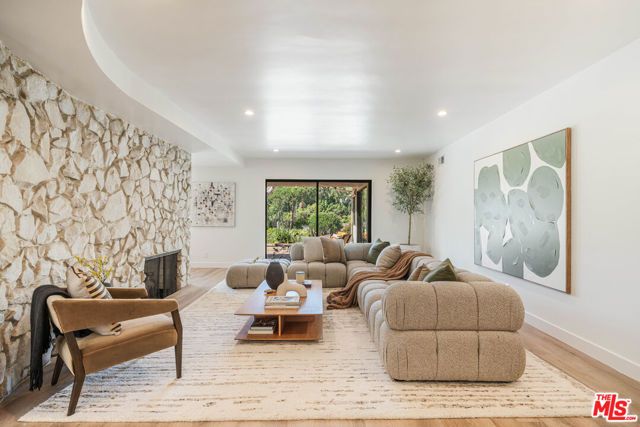 1250 N Norman Place, Los Angeles, CA 90049