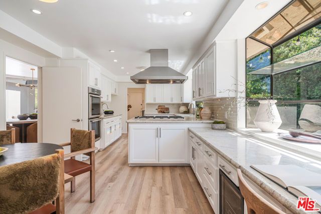 1250 N Norman Place, Los Angeles, CA 90049