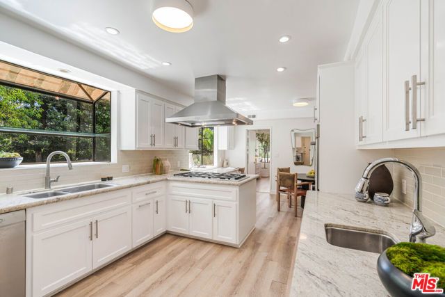 1250 N Norman Place, Los Angeles, CA 90049