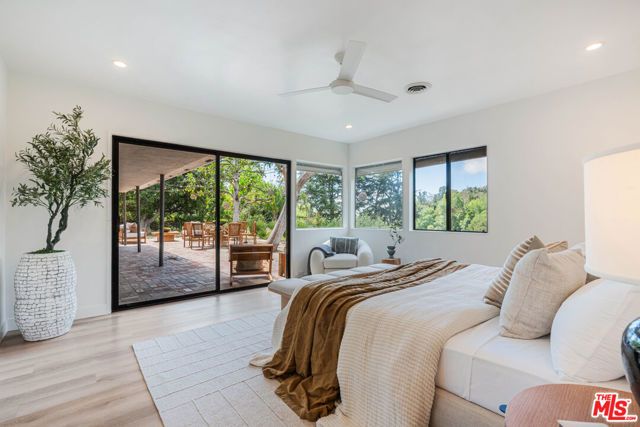 1250 N Norman Place, Los Angeles, CA 90049