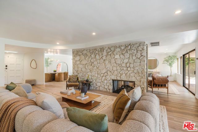 1250 N Norman Place, Los Angeles, CA 90049