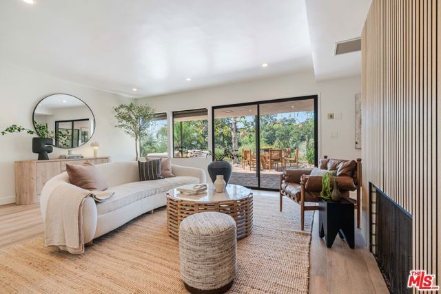 1250 N Norman Place, Los Angeles, CA 90049