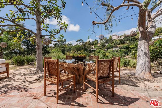 1250 N Norman Place, Los Angeles, CA 90049