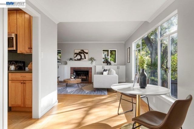 84 Grandview Pl, Walnut Creek, CA 94595