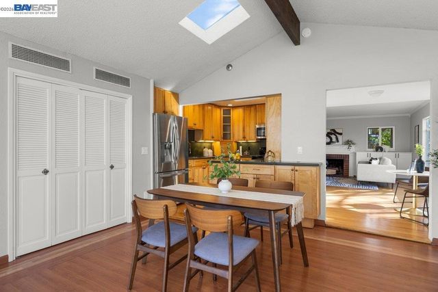 84 Grandview Pl, Walnut Creek, CA 94595