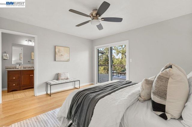 84 Grandview Pl, Walnut Creek, CA 94595