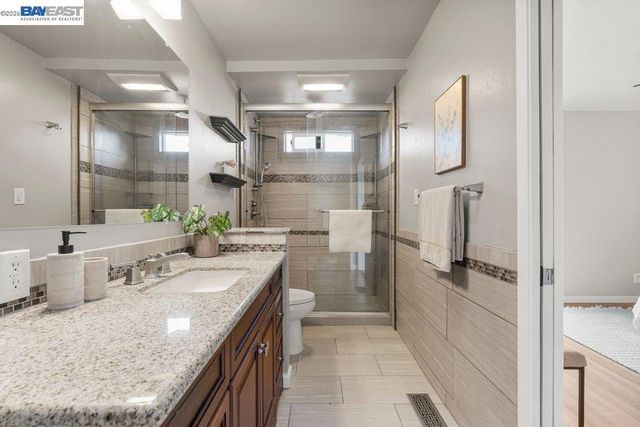 84 Grandview Pl, Walnut Creek, CA 94595