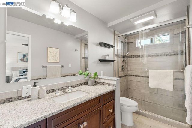84 Grandview Pl, Walnut Creek, CA 94595