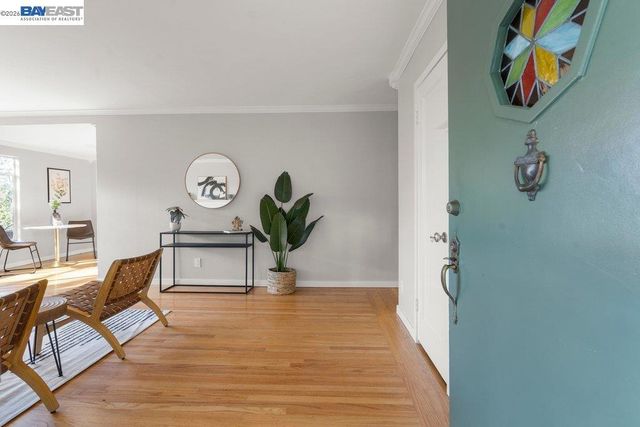 84 Grandview Pl, Walnut Creek, CA 94595