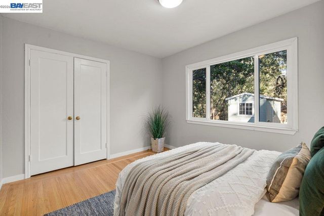 84 Grandview Pl, Walnut Creek, CA 94595
