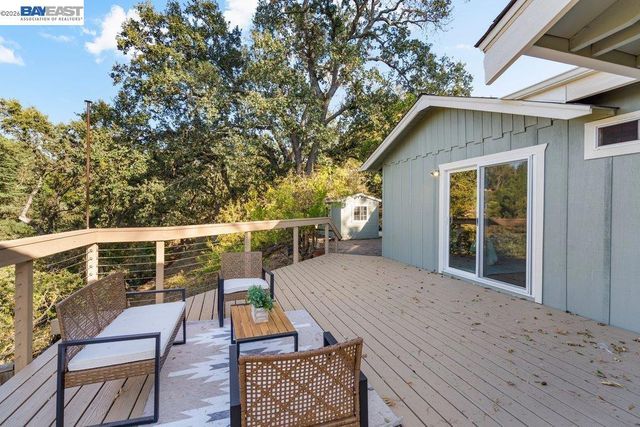 84 Grandview Pl, Walnut Creek, CA 94595