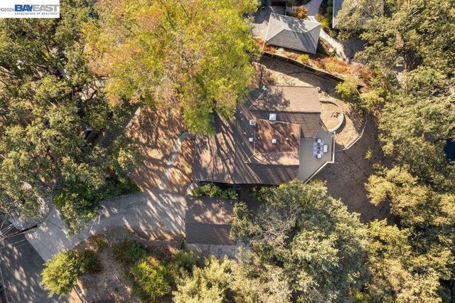 84 Grandview Pl, Walnut Creek, CA 94595
