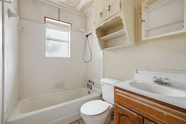 356 Farney Road, Golinda, TX 76655