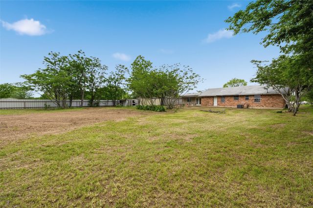 356 Farney Road, Golinda, TX 76655