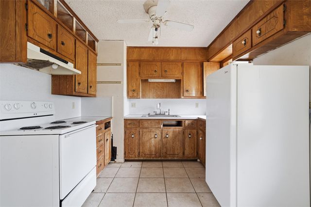 356 Farney Road, Golinda, TX 76655