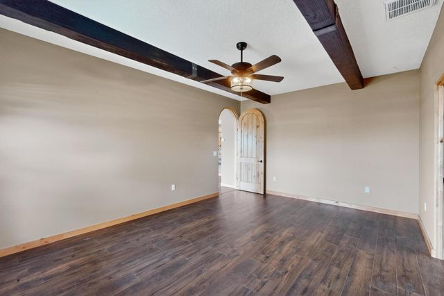 1628 Drake Road, Los Lunas, NM 87031