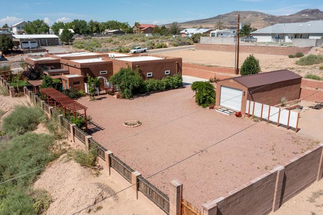 1628 Drake Road, Los Lunas, NM 87031