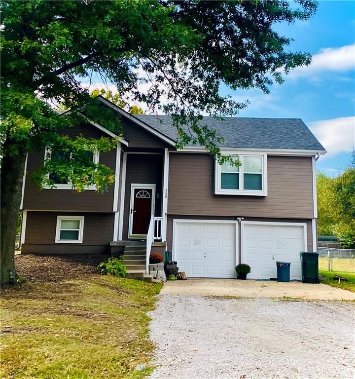 208 N Ohio Street, Archie, MO 64725