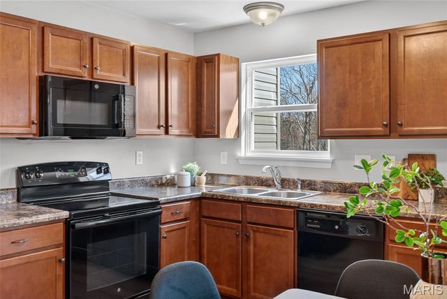 132 Weatherby Landing Drive, O'fallon, MO 63366