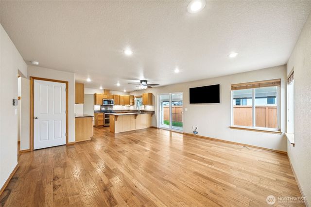 2951 Campus Prairie Loop NE, Lacey, WA 98516