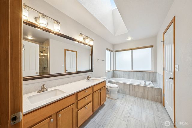 2951 Campus Prairie Loop NE, Lacey, WA 98516