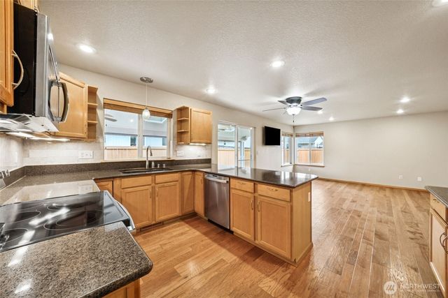 2951 Campus Prairie Loop NE, Lacey, WA 98516