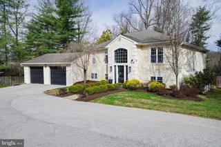 2113 BARREN HILL RD, Conshohocken, PA 19428