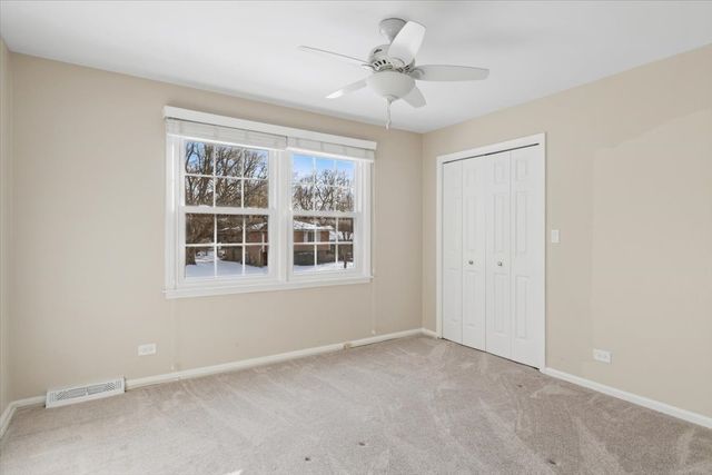 1123 Mill Race Lane, Naperville, IL 60565