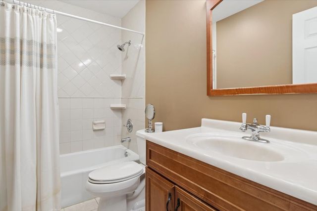 1123 Mill Race Lane, Naperville, IL 60565