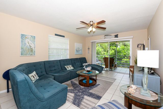 13 Lake Vista Trail 202, Port St Lucie, FL 34952
