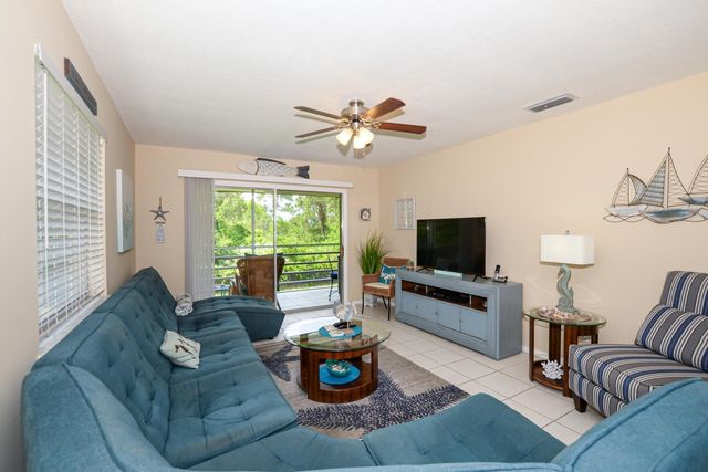 13 Lake Vista Trail 202, Port St Lucie, FL 34952