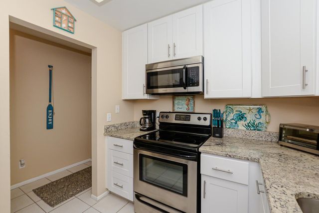 13 Lake Vista Trail 202, Port St Lucie, FL 34952