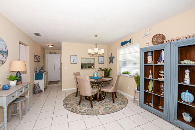 13 Lake Vista Trail 202, Port St Lucie, FL 34952