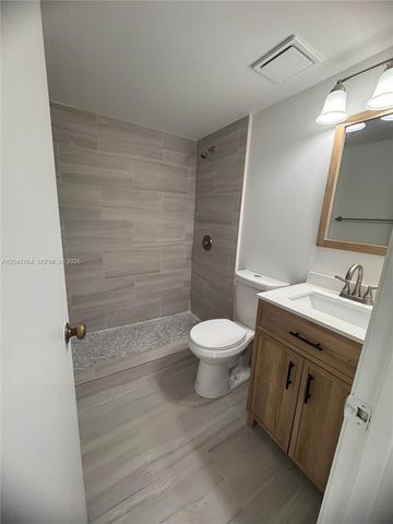1820 W 53rd Street 517, Hialeah, FL 33012