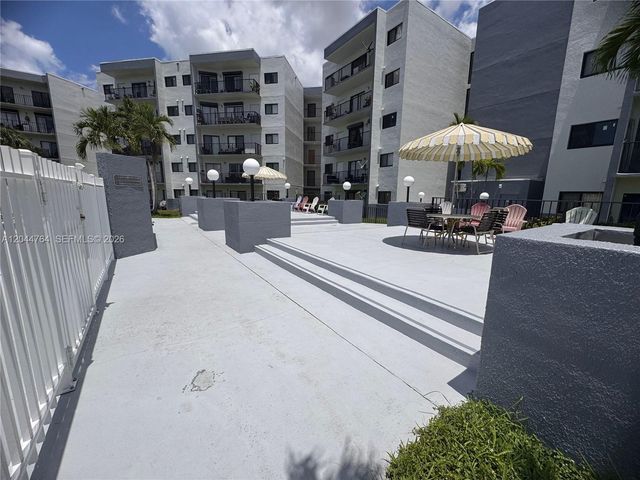 1820 W 53rd Street 517, Hialeah, FL 33012