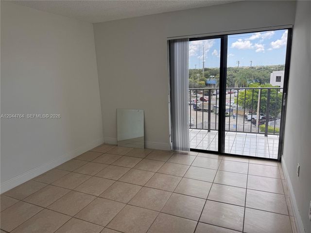 1820 W 53rd Street 517, Hialeah, FL 33012