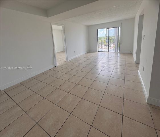 1820 W 53rd Street 517, Hialeah, FL 33012