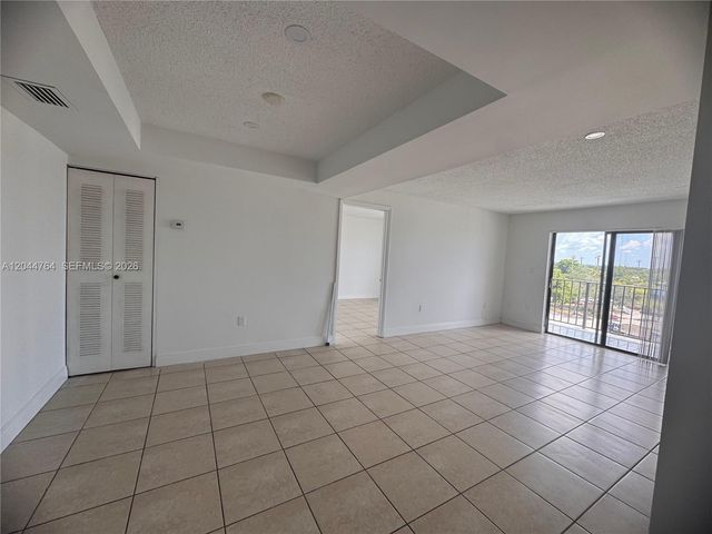 1820 W 53rd Street 517, Hialeah, FL 33012